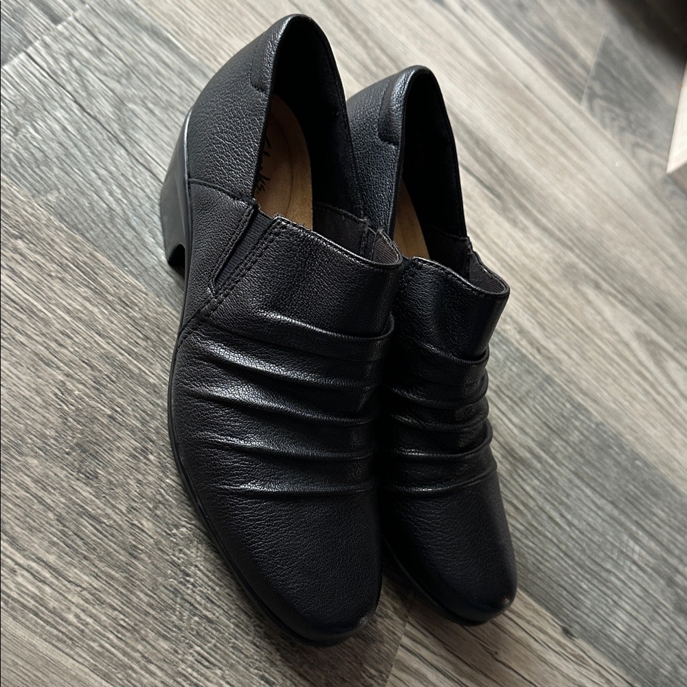 Clarks black Leather Slip-On Loafers chunky heal women’s size‎ 8 - Picture 2 of 11